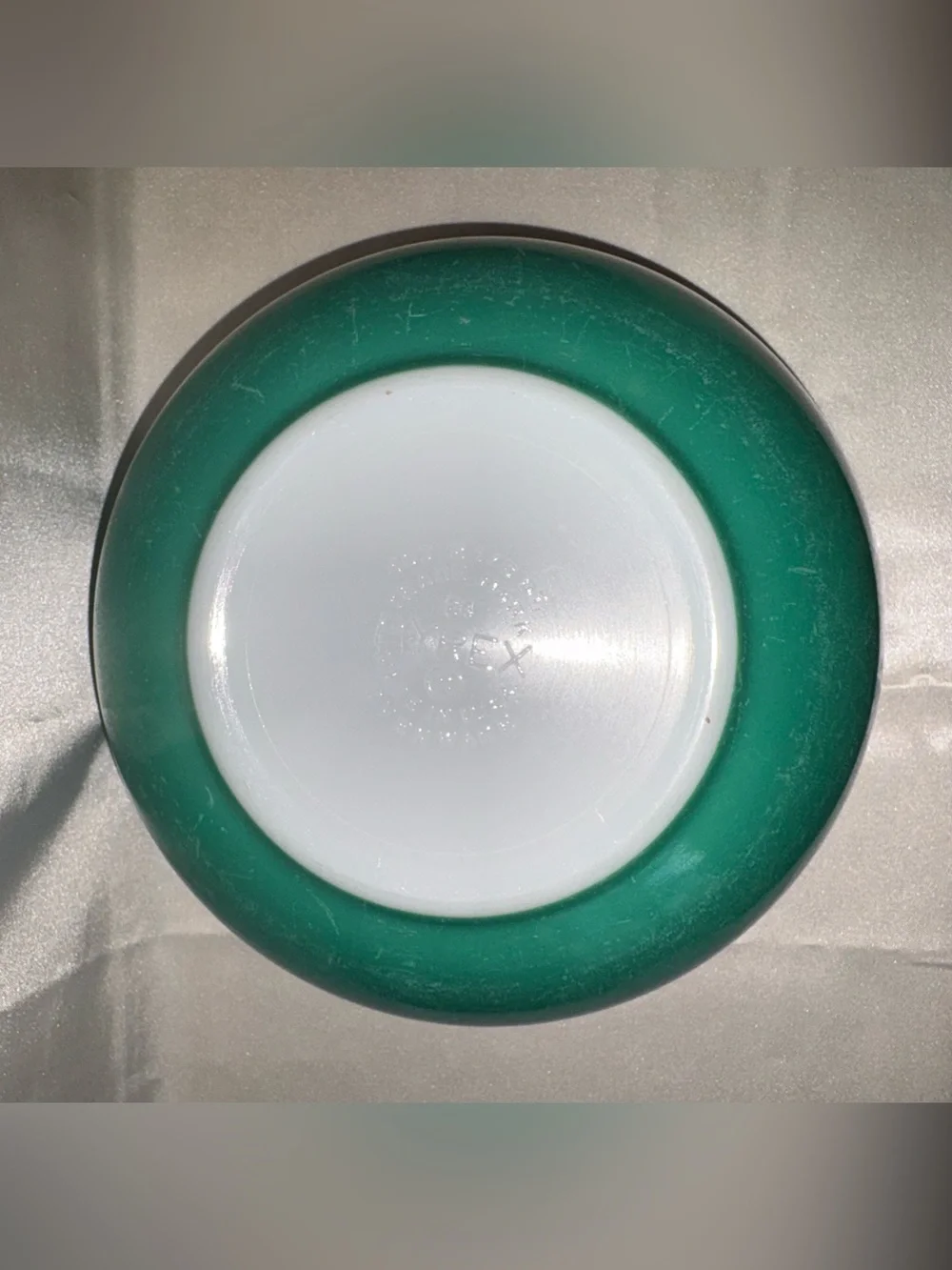Pyrex Green Mixing Bowl #403 (2.5qt)
